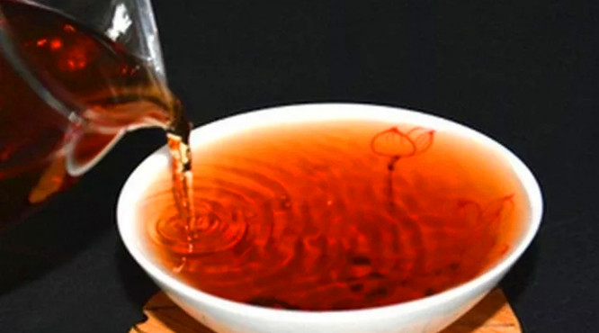 茯茶内含物质丰富，素有生命之茶之说!